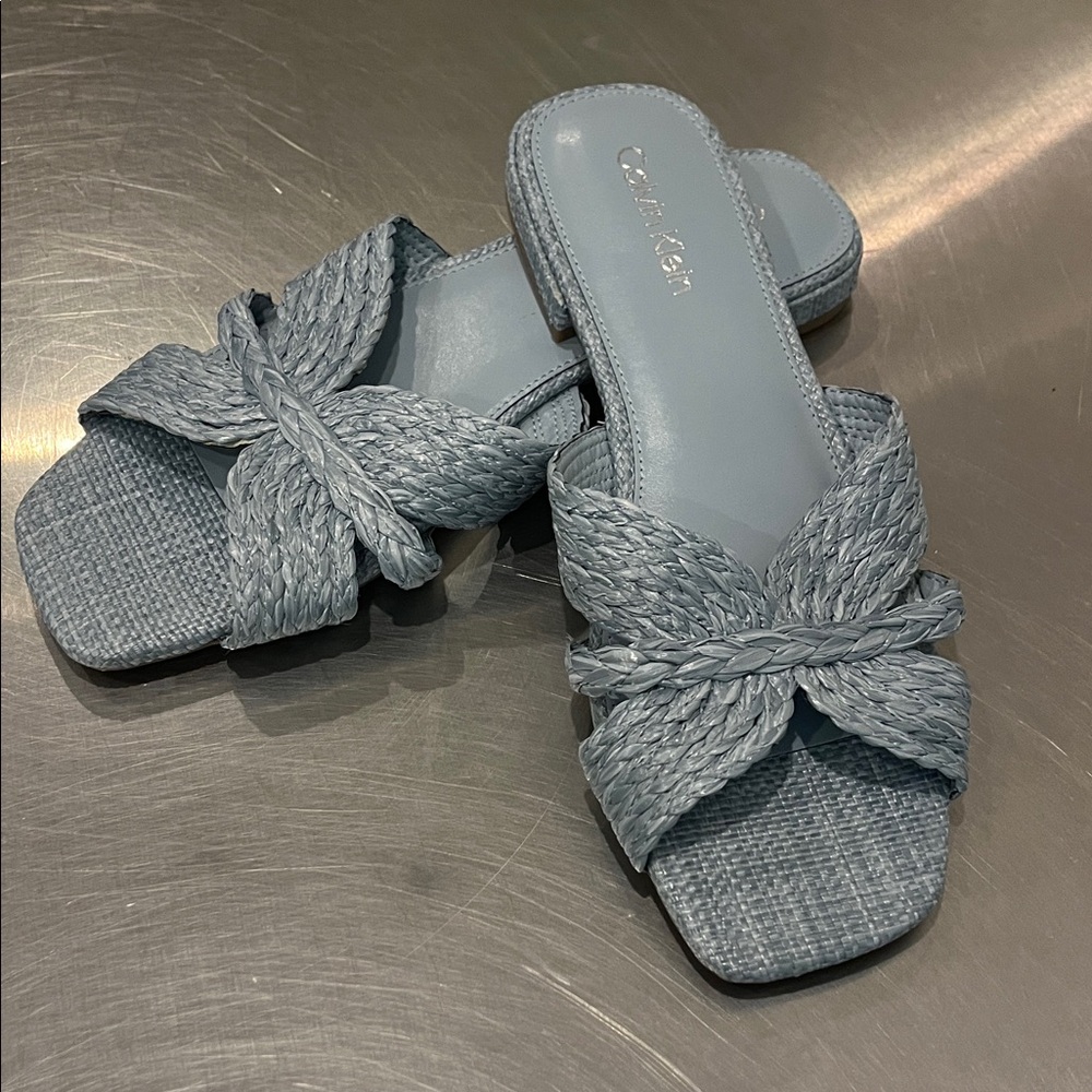 Calvin Klein Women's Woven Rafia Blue Sandals size 10 flats like new